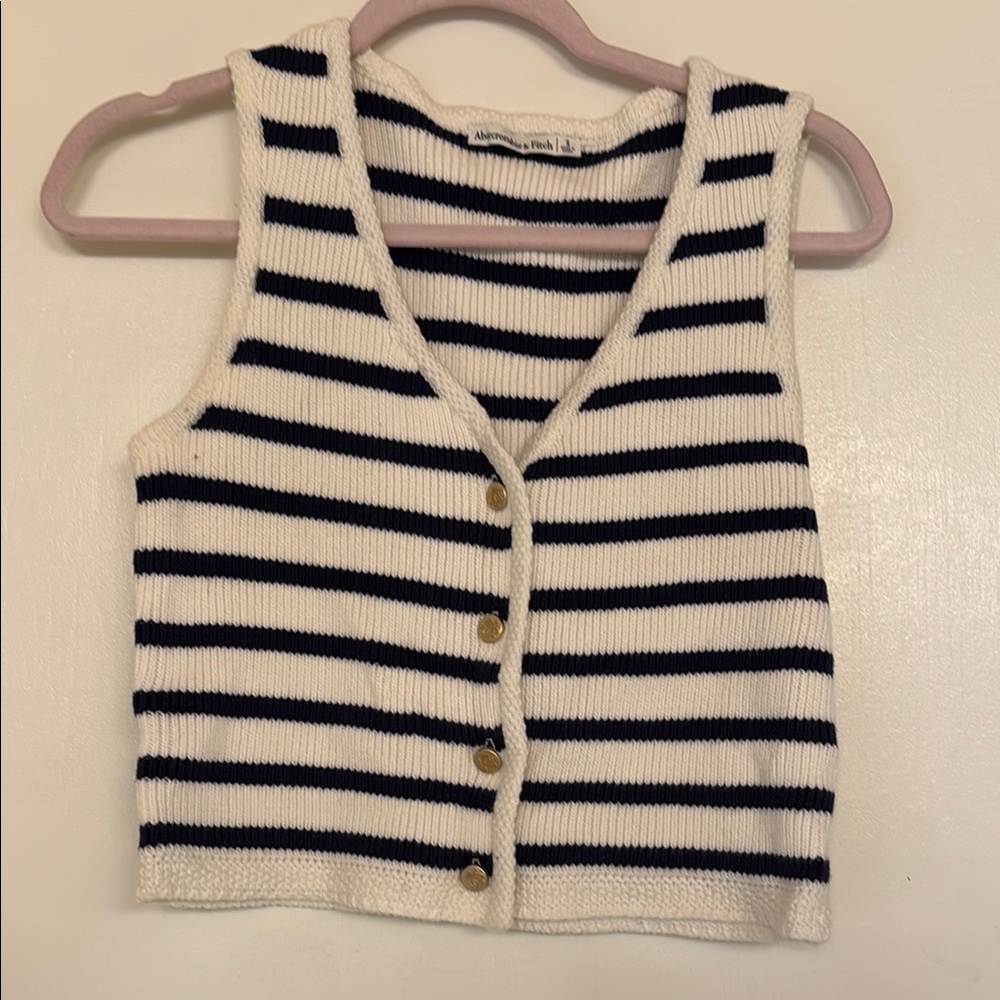 Abercrombie & Fitch Black and White Cardigan Sweater